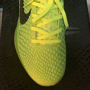 Size 13 Grinch Kobe